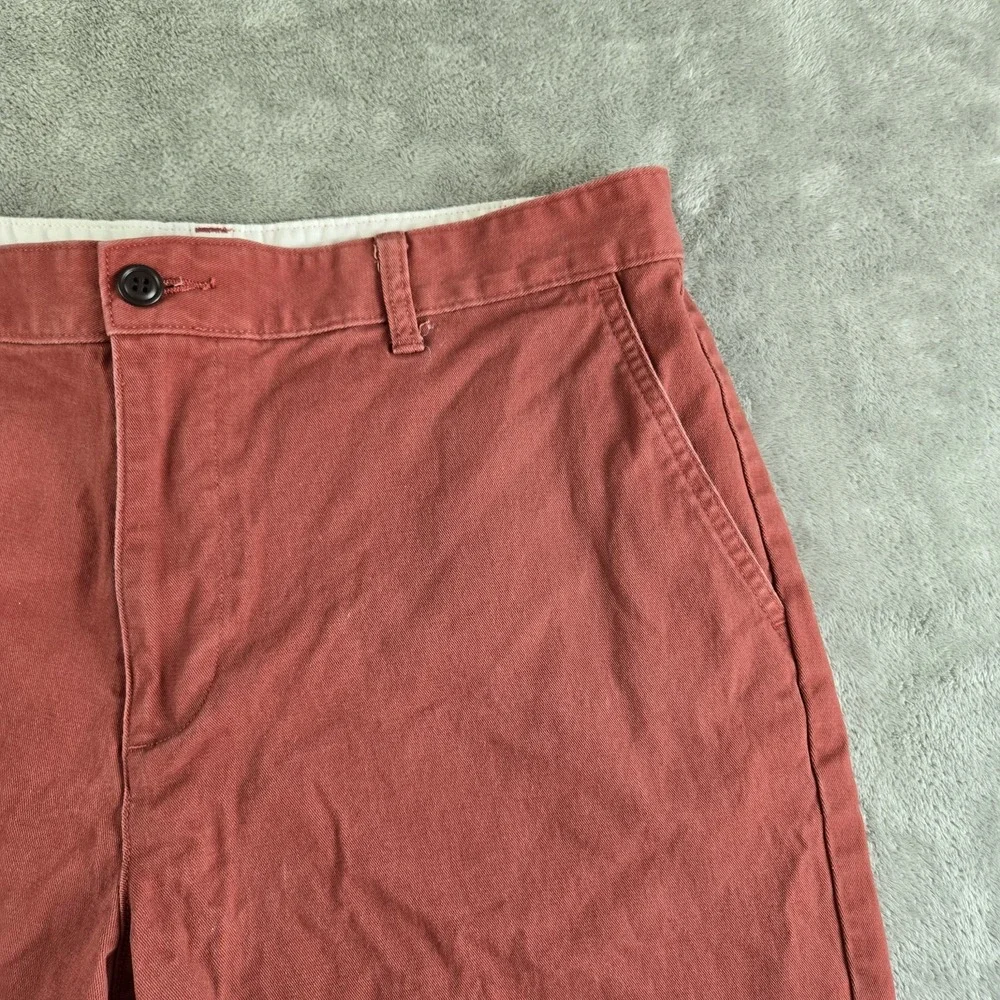 Dockers Shorts Mens 36x10 Burgundy Stretchy Flat Front Chino Pockets Casual Golf